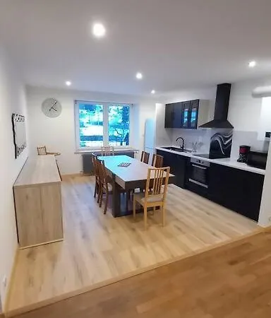 Lumineux Avec Balcon